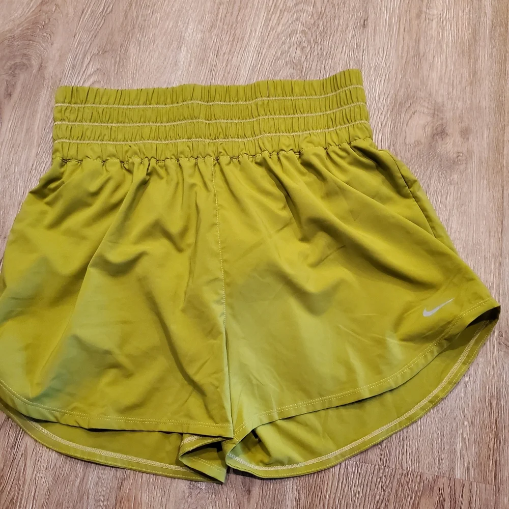 Nike Shorts - Picture 1 of 8